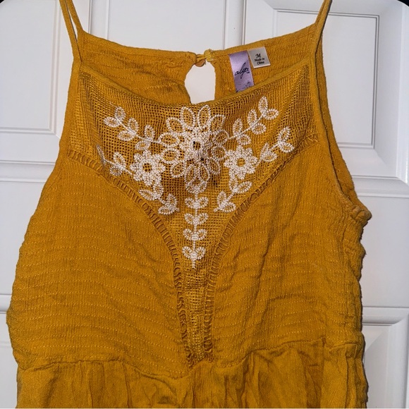 Francesca's Golden Yellow Knit Top - Picture 2 of 6